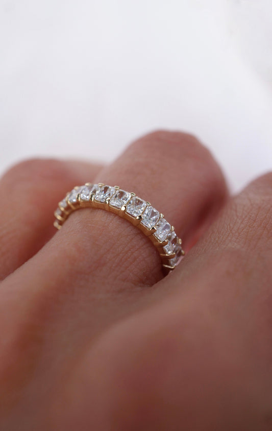 0.35 TCW Round Diamond Curved Pave DEF/VVS Lab Grown Wedding Band