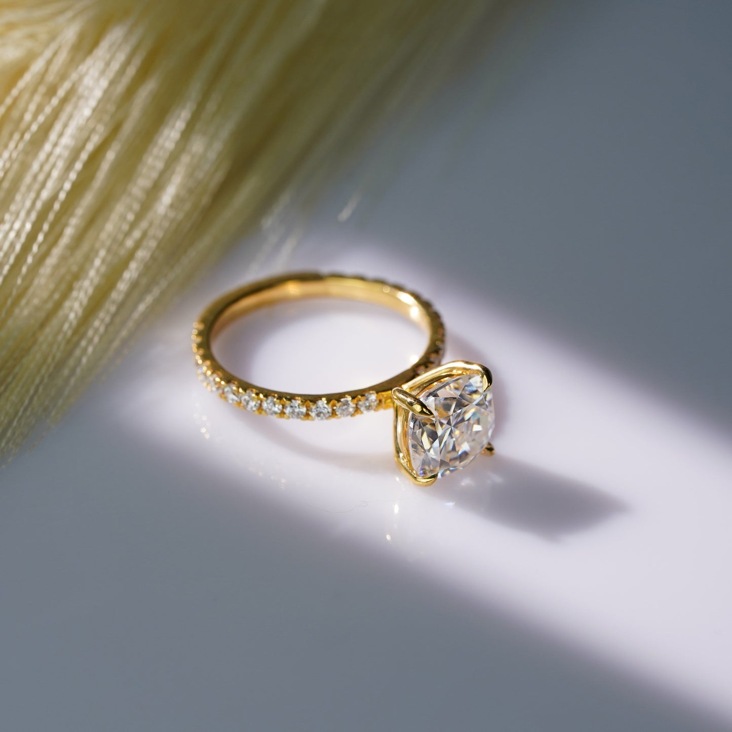 Oval Solitaire Engagement Ring – 2 CT Lab Grown Diamond