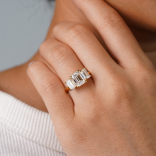 Oval Solitaire Engagement Ring – 2 CT Lab Grown Diamond