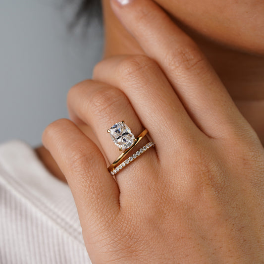 Oval Solitaire Engagement Ring – 2 CT Lab Grown Diamond