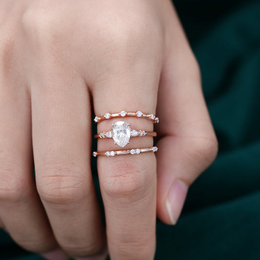 1.0 CT Pear Moissanite Three Stone Bridal Ring Set 2