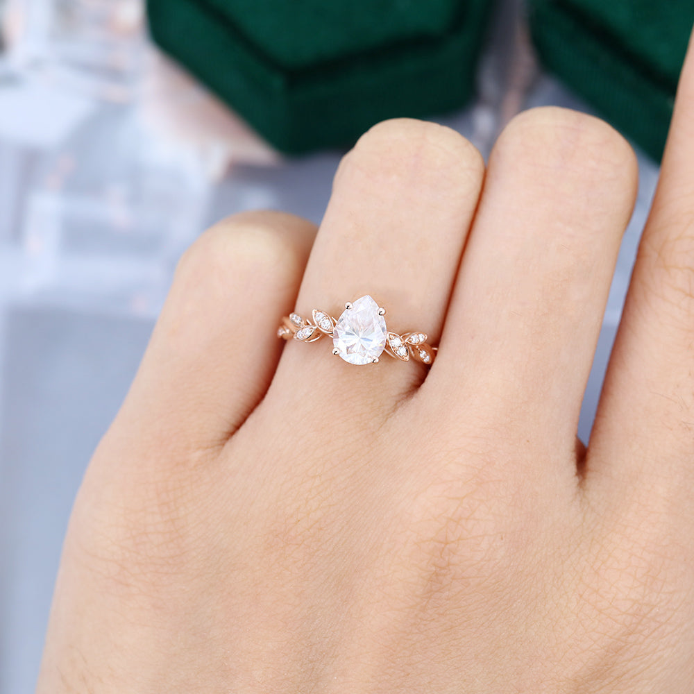 1.0 CT Pear Shaped Moissanite Vintage Engagement Ring 2