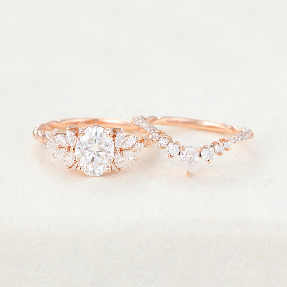 1.33 CT Oval Moissanite Cluster Bridal Ring Set 6