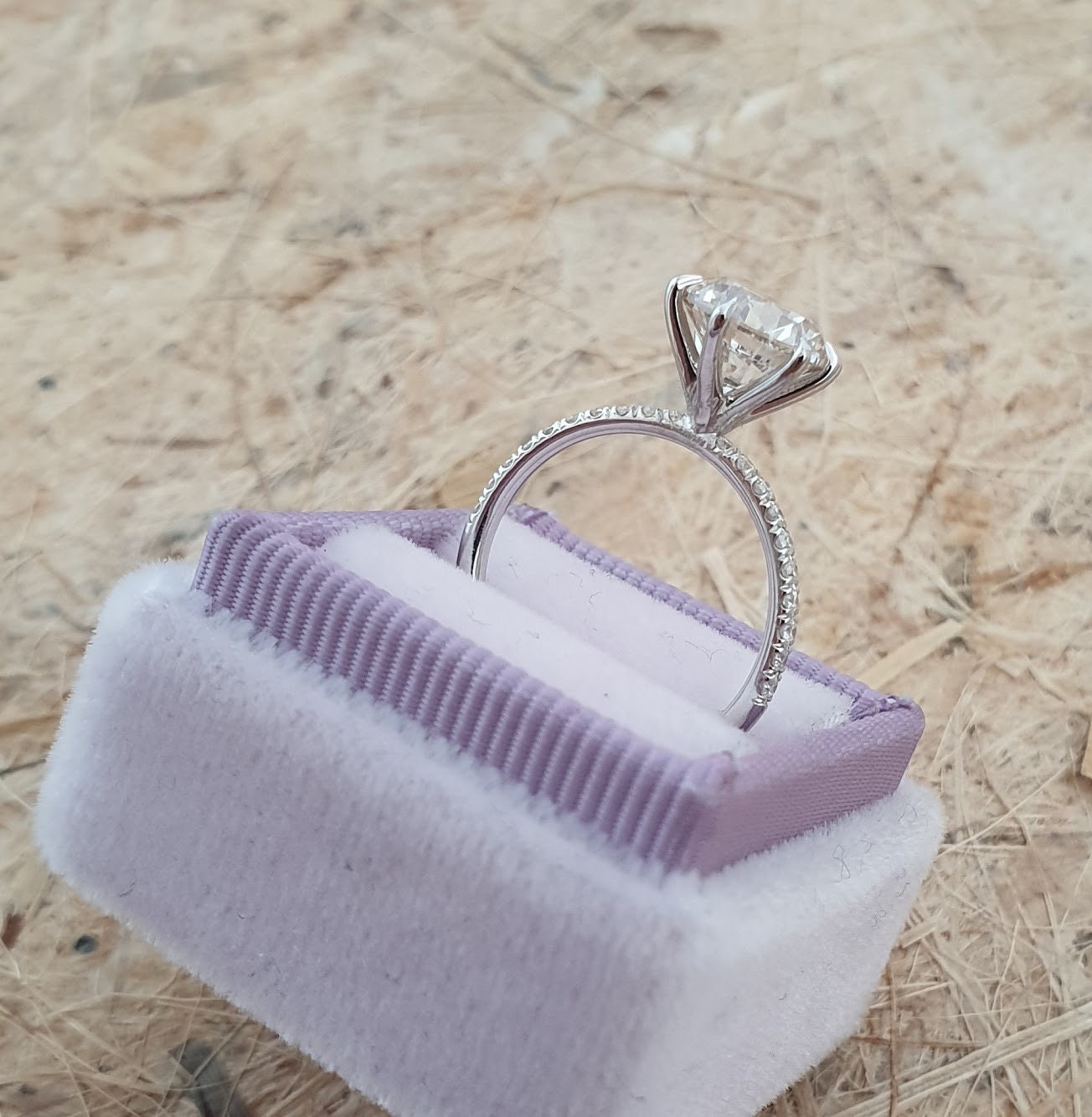 2 CT Round Solitaire CVD F/VS2 Diamond Engagement Ring 4