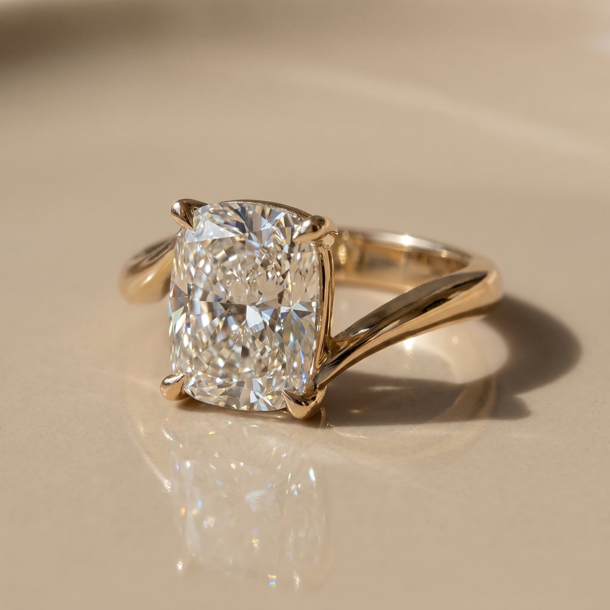Oval Solitaire Engagement Ring – 2 CT Moissanite Diamond