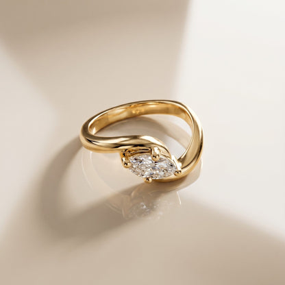 Oval Solitaire Engagement Ring – 2 CT Lab Grown Diamond