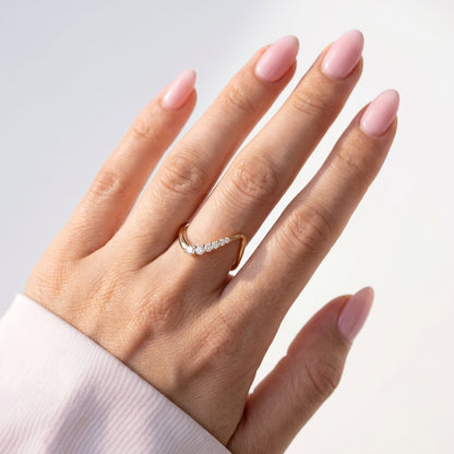 0.13 TCW Round Twisted Moissanite Wedding Band