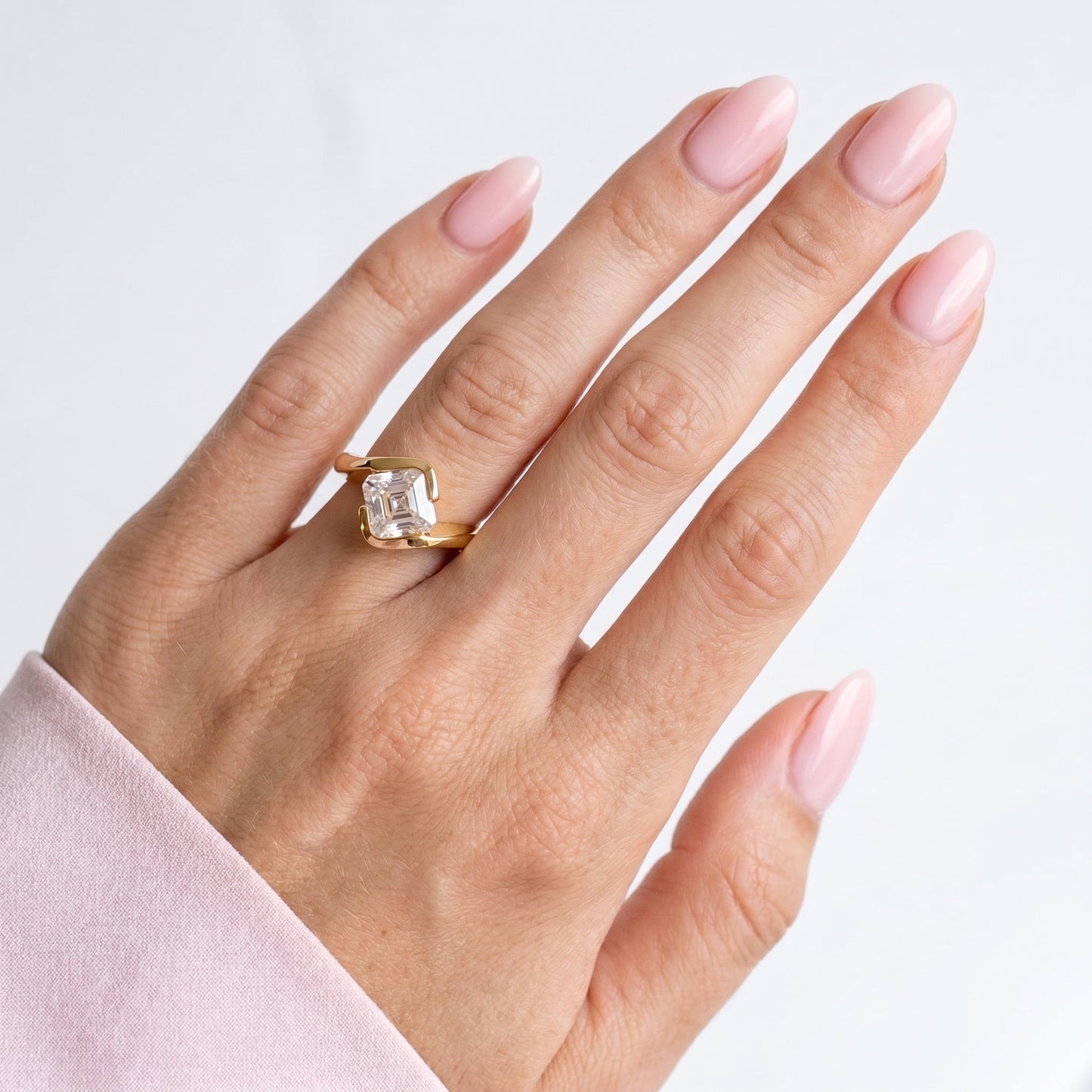 Oval Solitaire Engagement Ring – 2 CT Lab Grown Diamond