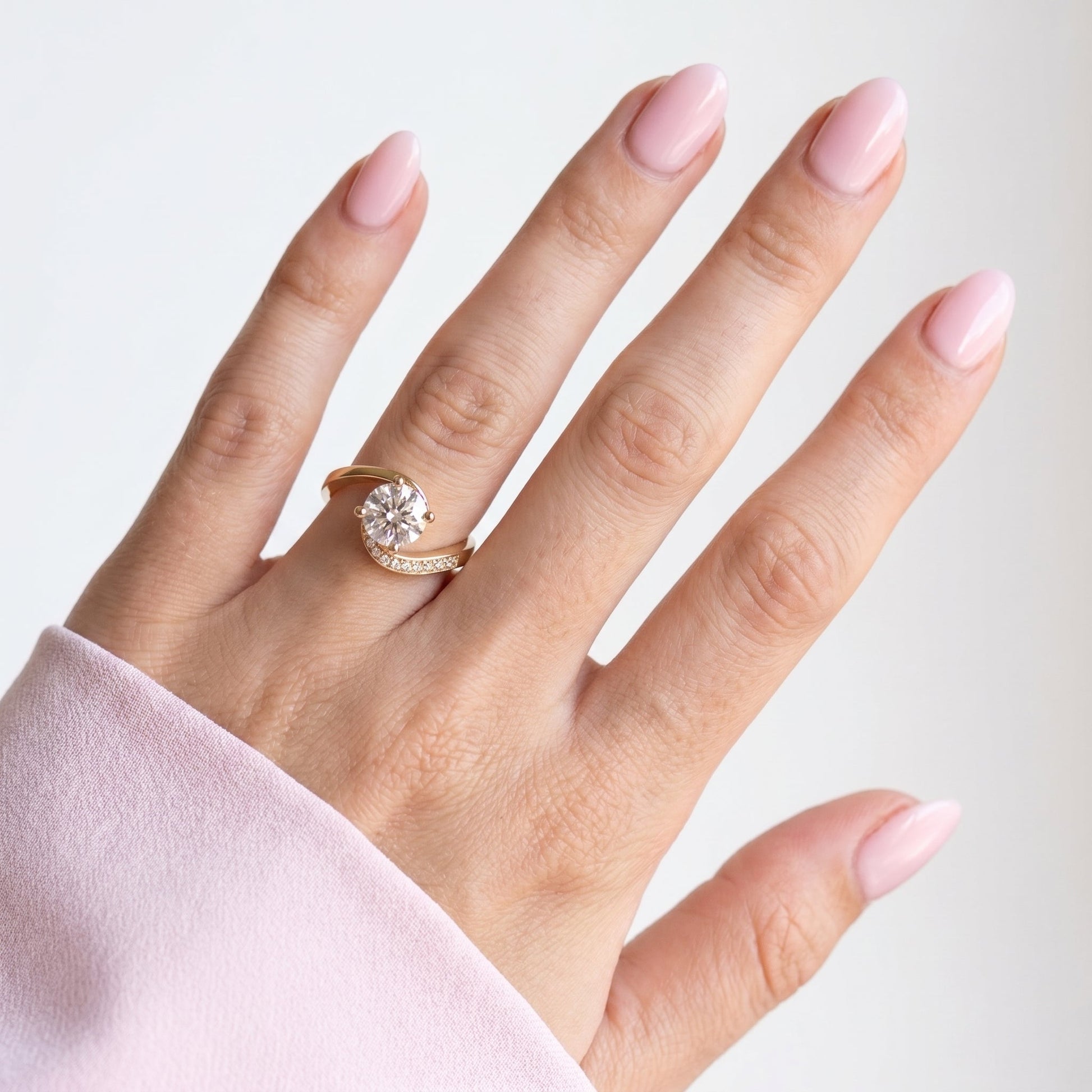 Oval Solitaire Engagement Ring – 2 CT Moissanite Diamond