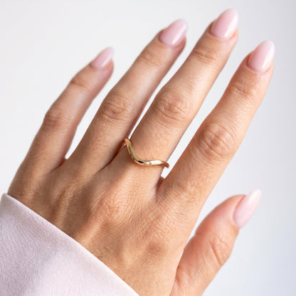 0.13 TCW Round Twisted Moissanite Wedding Band