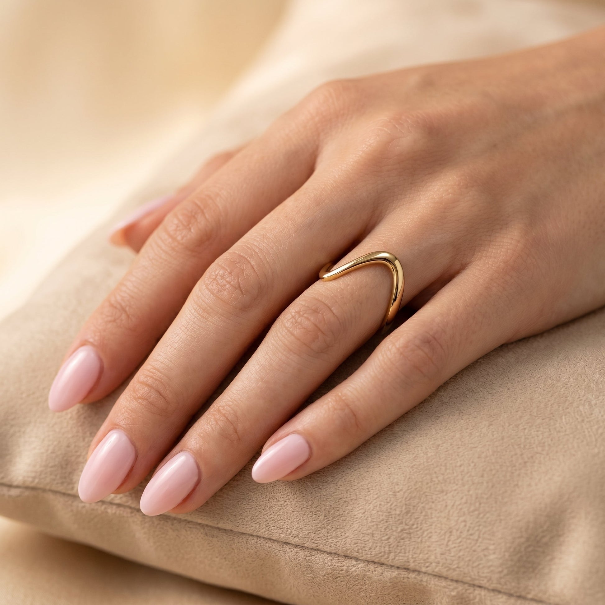 0.13 TCW Round Twisted Moissanite Wedding Band
