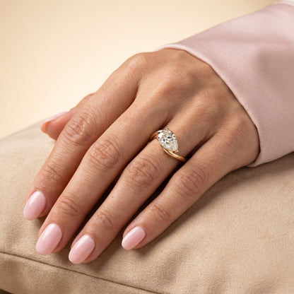 Oval Solitaire Engagement Ring – 2 CT Moissanite Diamond