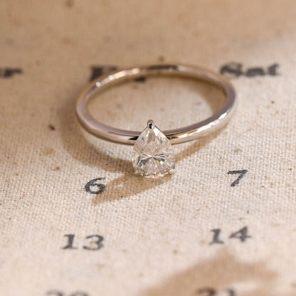 Stunning 3.0 CT Pear Moissanite Engagement Ring with Solitaire Design 1