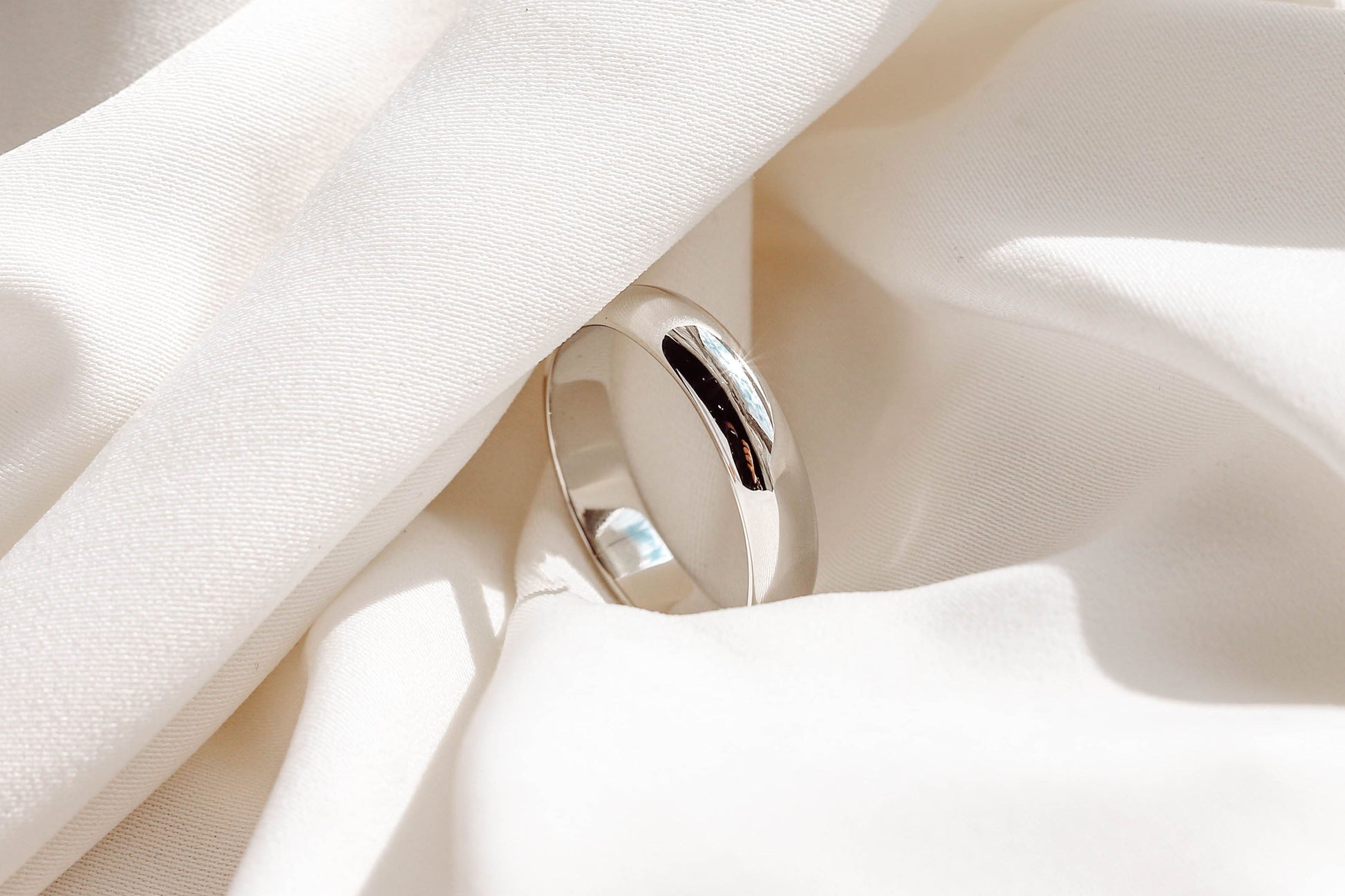 0.35 TCW Round Diamond Curved Pave DEF/VVS Lab Grown Wedding Band