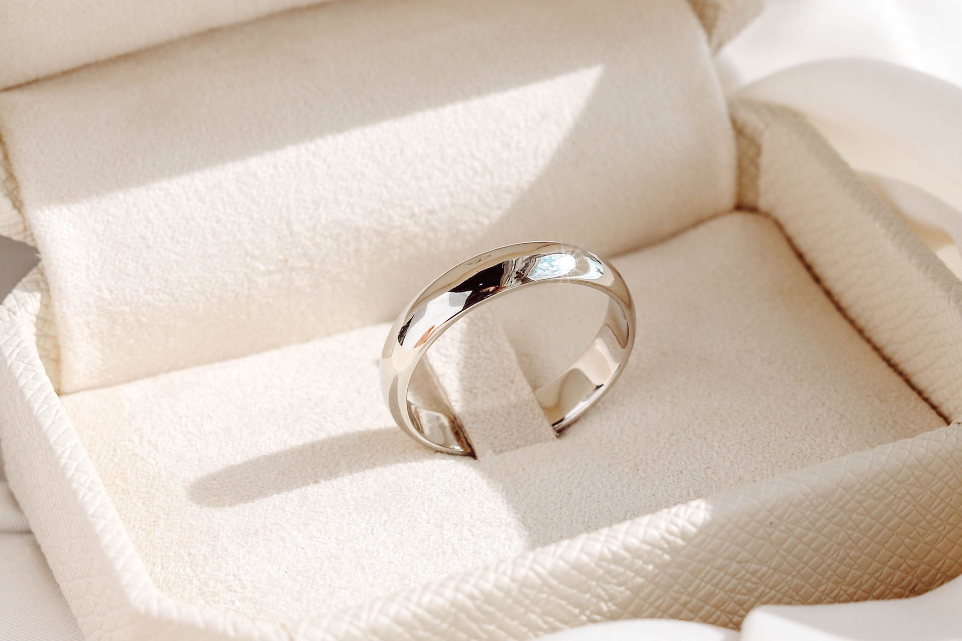 0.35 TCW Round Diamond Curved Pave DEF/VVS Lab Grown Wedding Band
