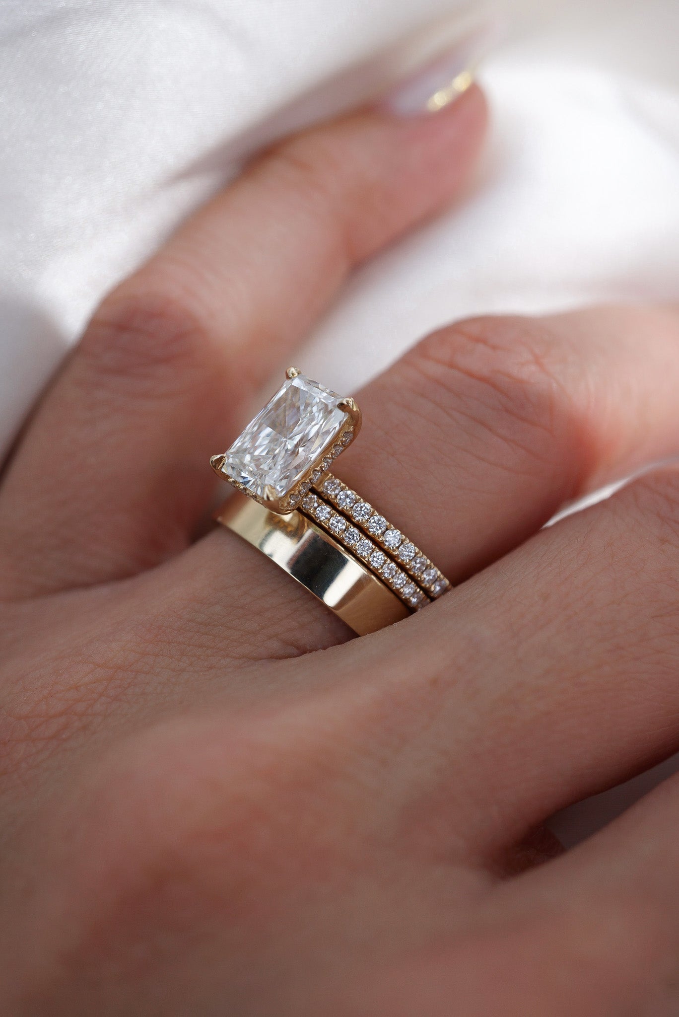 0.35 TCW Round Diamond Curved Pave DEF/VVS Lab Grown Wedding Band