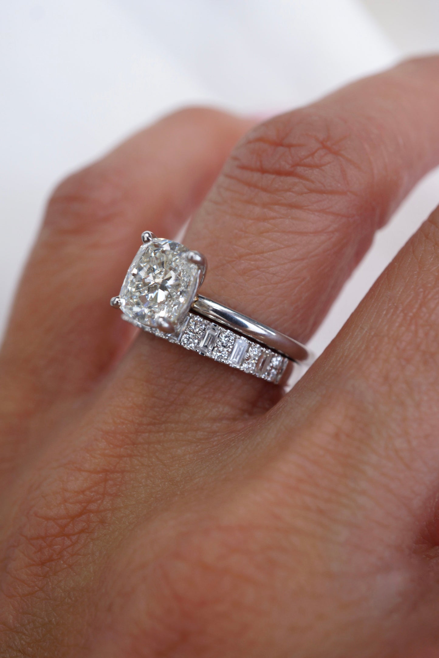 0.35 TCW Round Diamond Curved Pave DEF/VVS Lab Grown Wedding Band