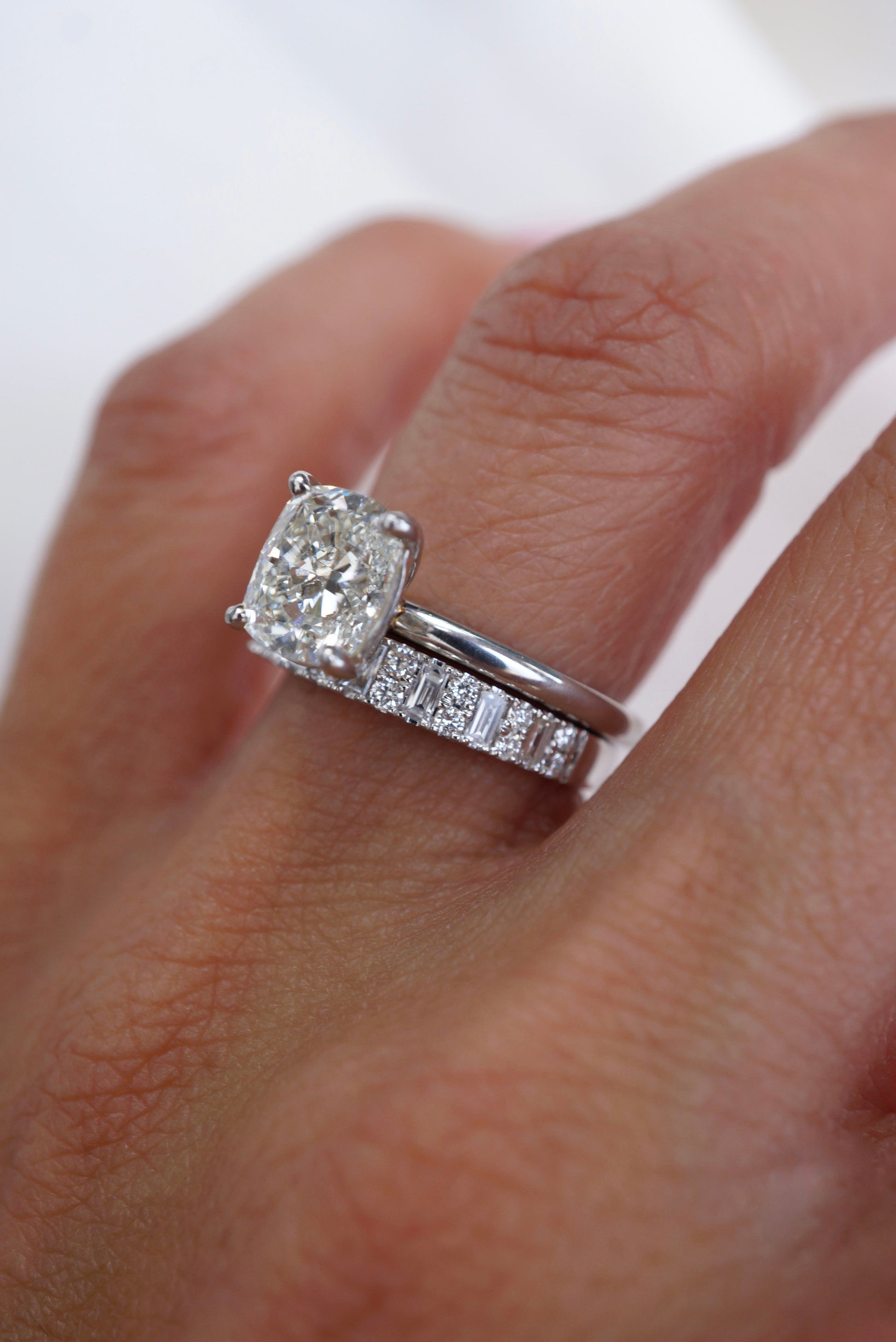 0.35 TCW Round Diamond Curved Pave DEF/VVS Lab Grown Wedding Band