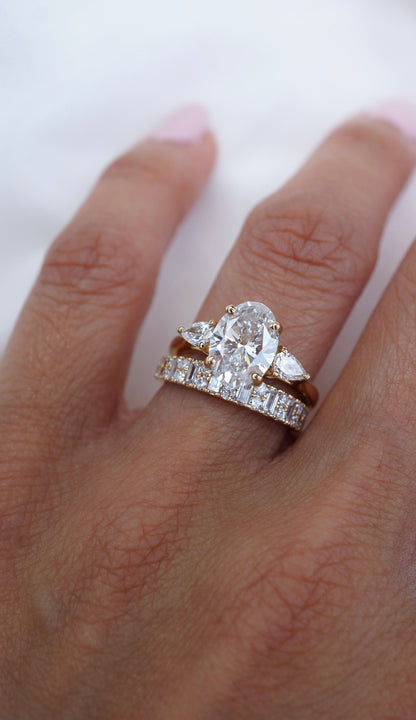 0.35 TCW Round Diamond Curved Pave DEF/VVS Lab Grown Wedding Band