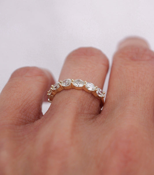 0.35 TCW Round Diamond Curved Pave DEF/VVS Lab Grown Wedding Band