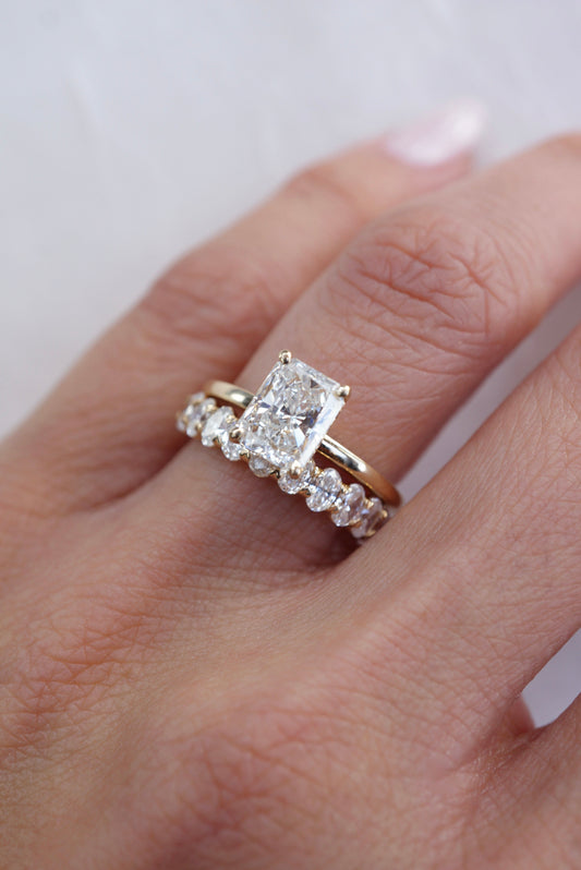 0.35 TCW Round Diamond Curved Pave DEF/VVS Lab Grown Wedding Band