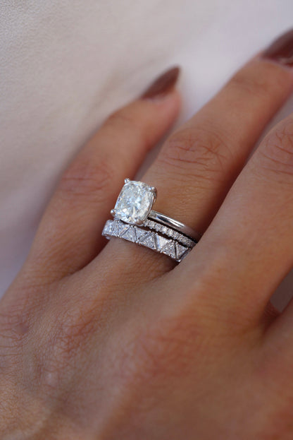 0.35 TCW Round Diamond Curved Pave DEF/VVS Lab Grown Wedding Band