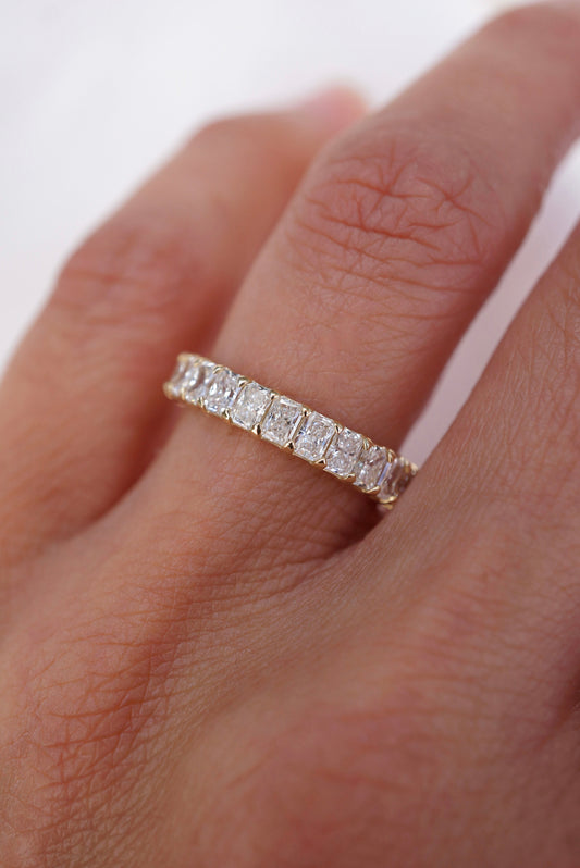 0.35 TCW Round Diamond Curved Pave DEF/VVS Lab Grown Wedding Band
