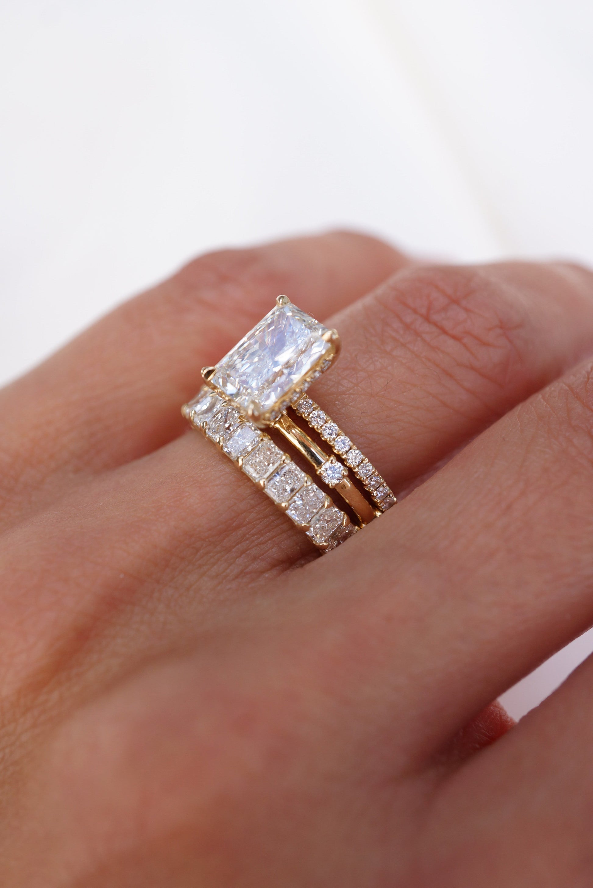 0.35 TCW Round Diamond Curved Pave DEF/VVS Lab Grown Wedding Band