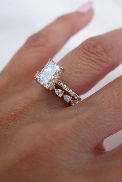 0.35 TCW Round Diamond Curved Pave DEF/VVS Lab Grown Wedding Band