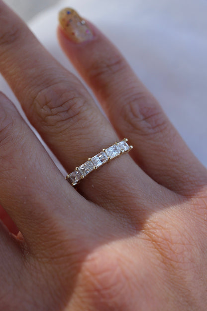 0.35 TCW Round Diamond Curved Pave DEF/VVS Lab Grown Wedding Band
