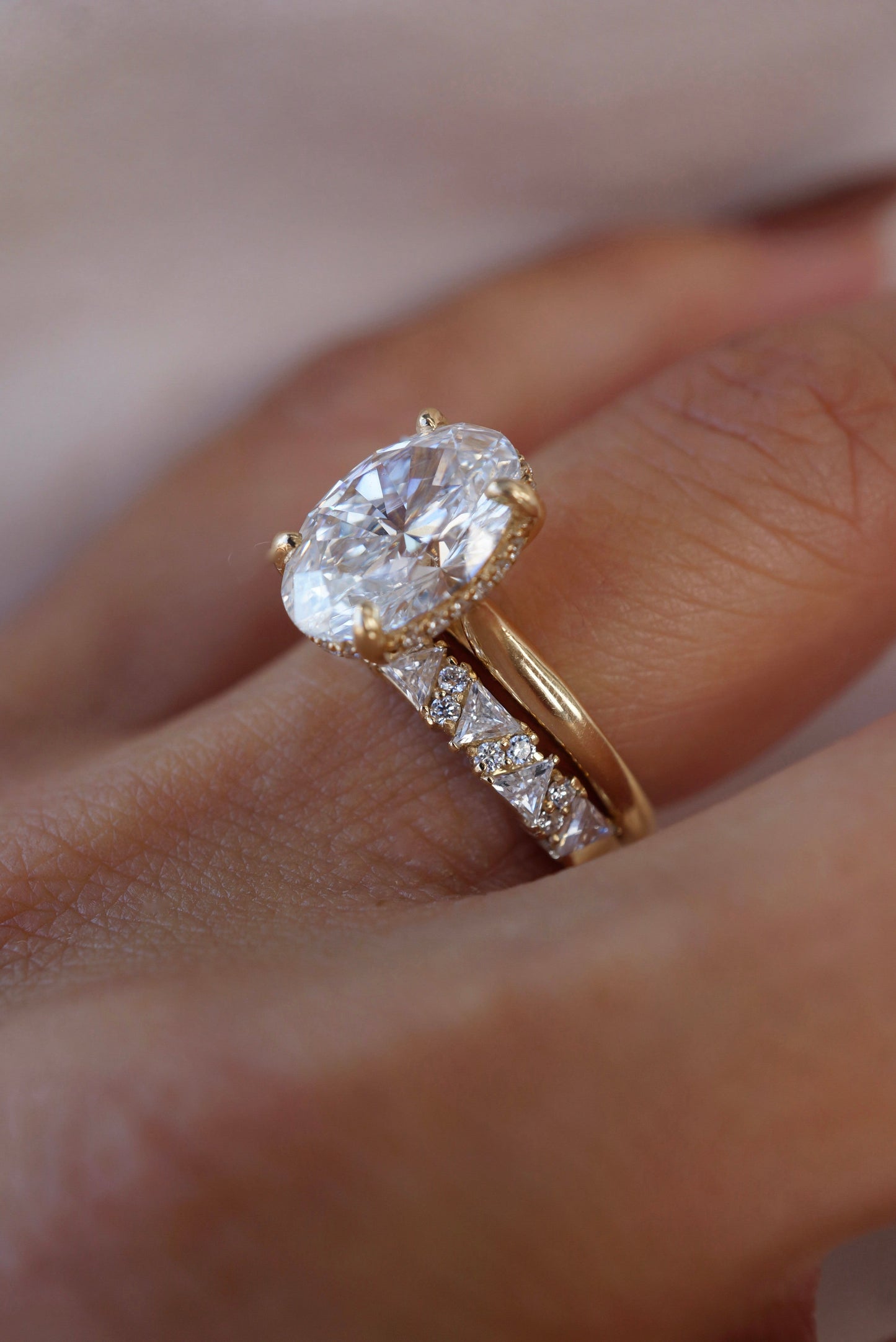 0.35 TCW Round Diamond Curved Pave DEF/VVS Lab Grown Wedding Band