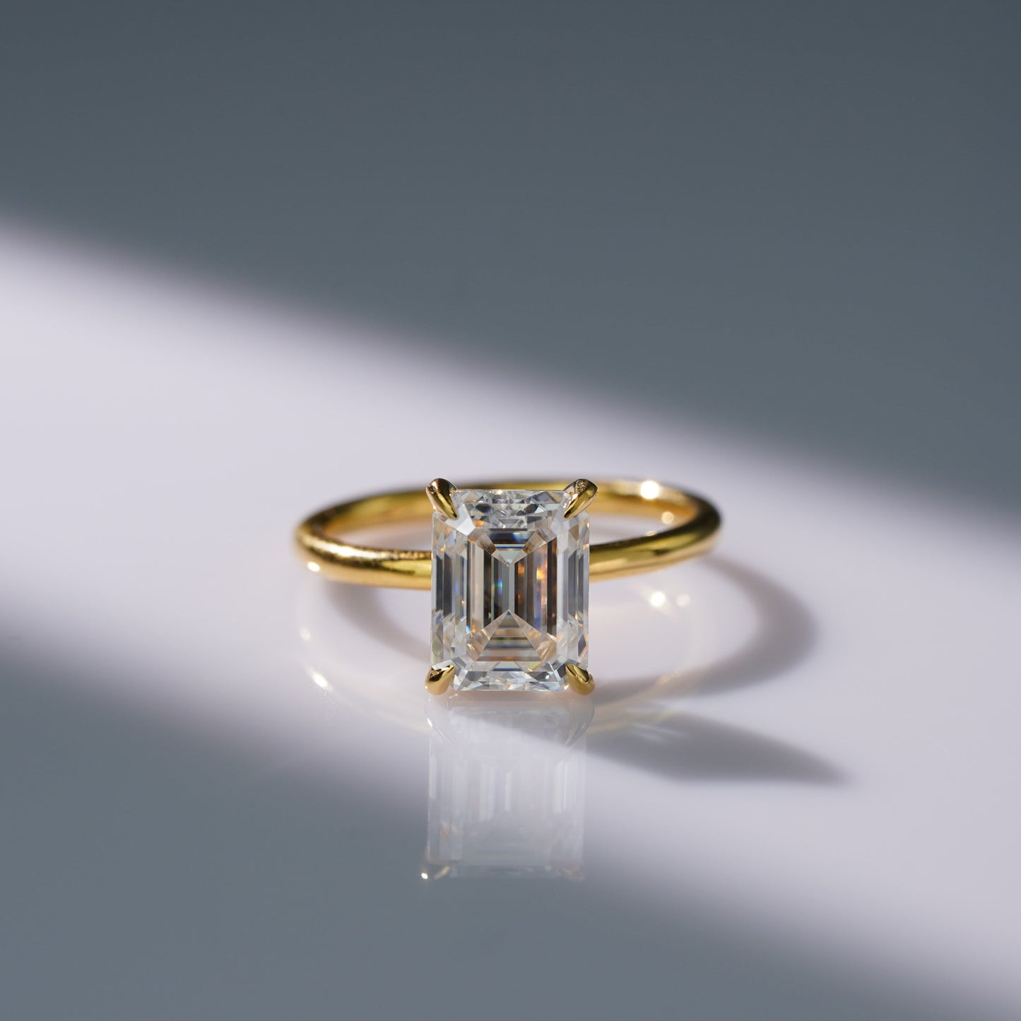Oval Solitaire Engagement Ring – 2 CT Lab Grown Diamond