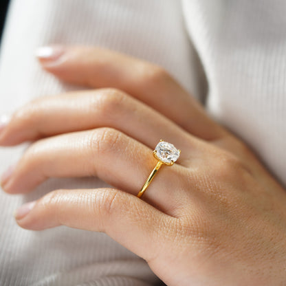 Oval Solitaire Engagement Ring – 2 CT Lab Grown Diamond