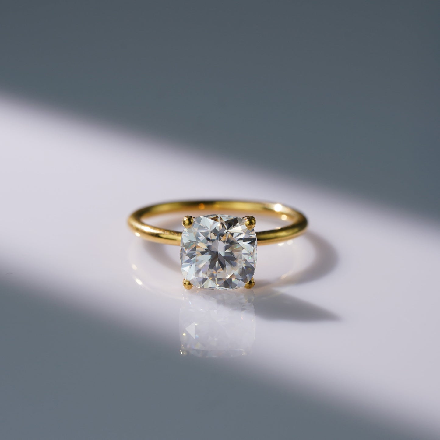 Oval Solitaire Engagement Ring – 2 CT Lab Grown Diamond