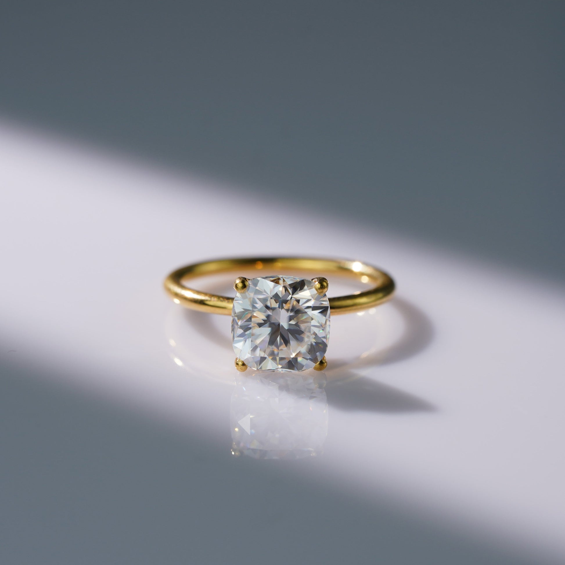Oval Solitaire Engagement Ring – 2 CT Lab Grown Diamond