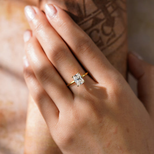 Oval Solitaire Engagement Ring – 2 CT Lab Grown Diamond