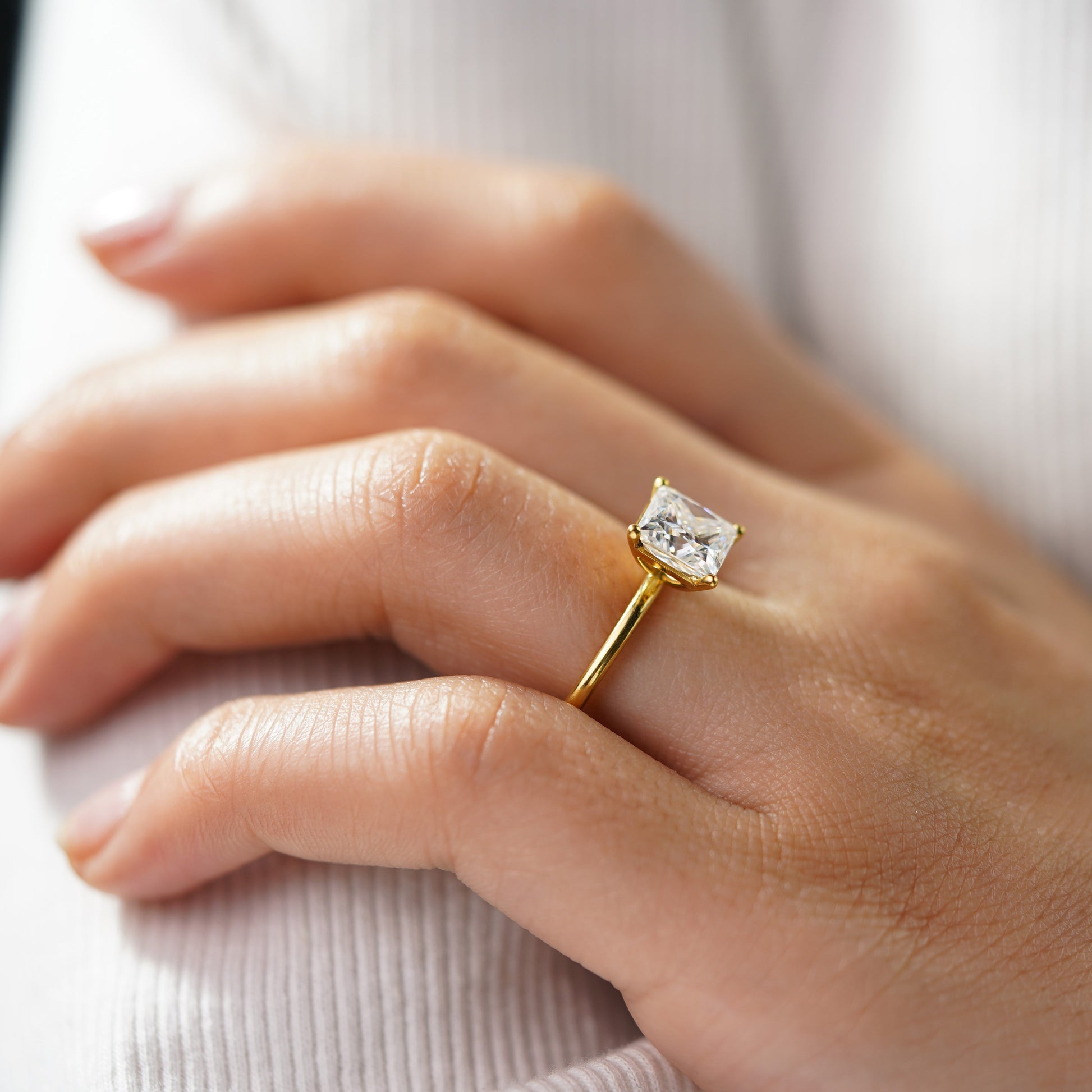 Oval Solitaire Engagement Ring – 2 CT Lab Grown Diamond