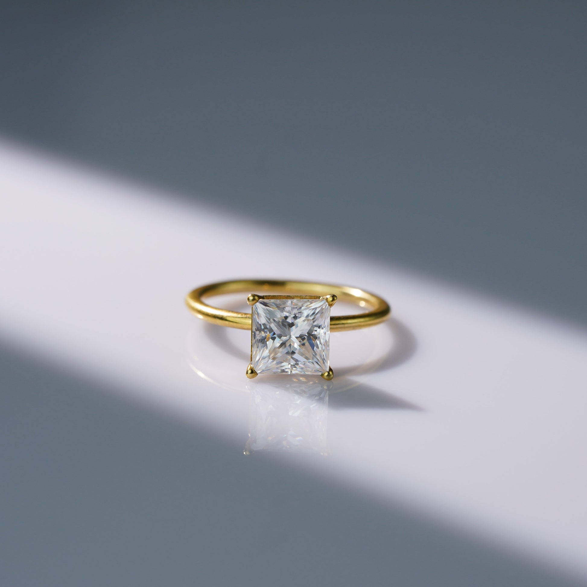 Oval Solitaire Engagement Ring – 2 CT Lab Grown Diamond