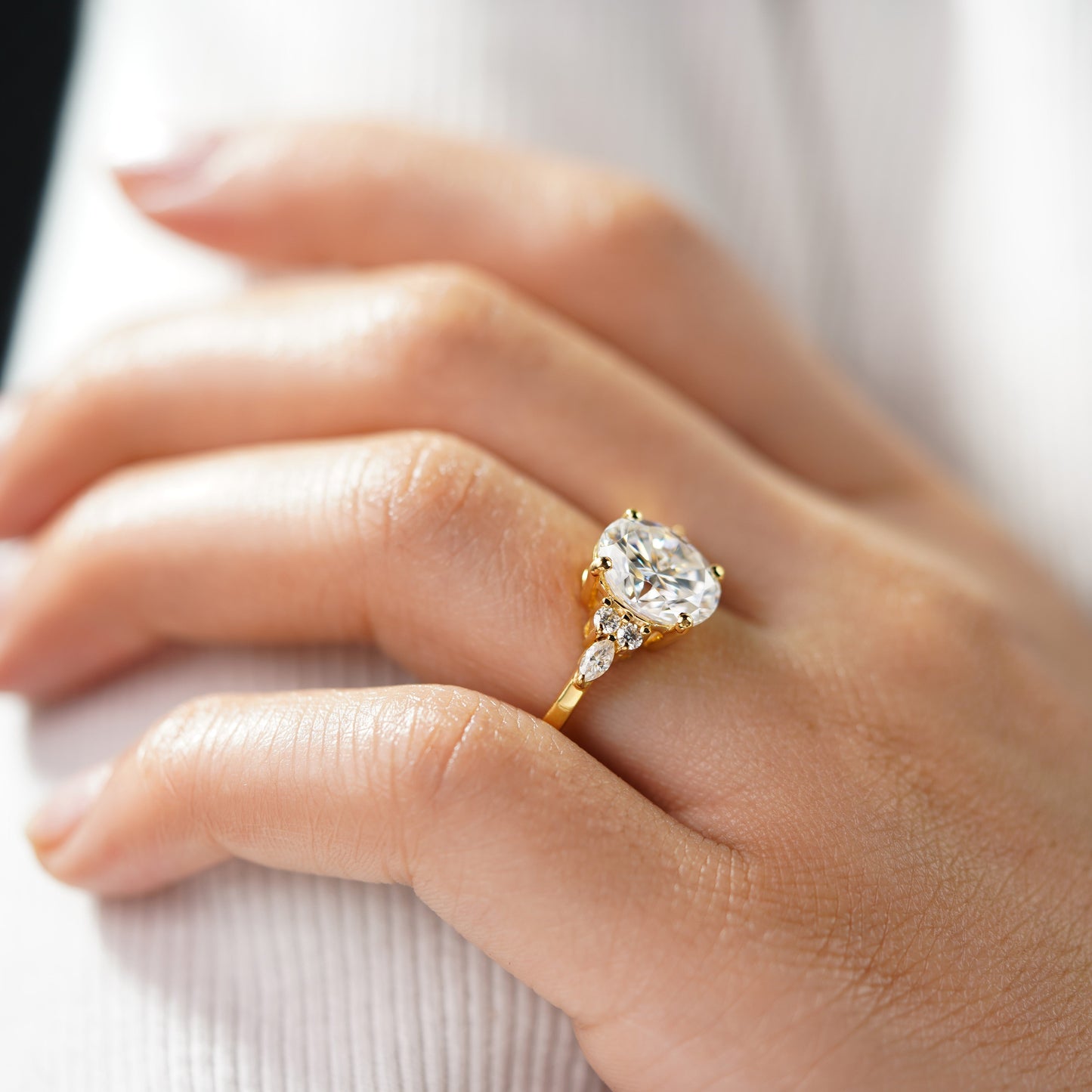 Oval Solitaire Engagement Ring – 2 CT Lab Grown Diamond