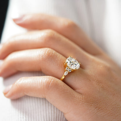 Oval Solitaire Engagement Ring – 2 CT Lab Grown Diamond