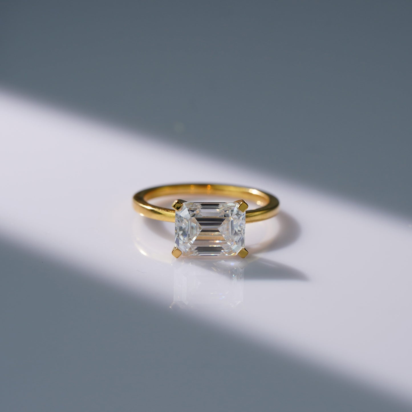 Oval Solitaire Engagement Ring – 2 CT Lab Grown Diamond