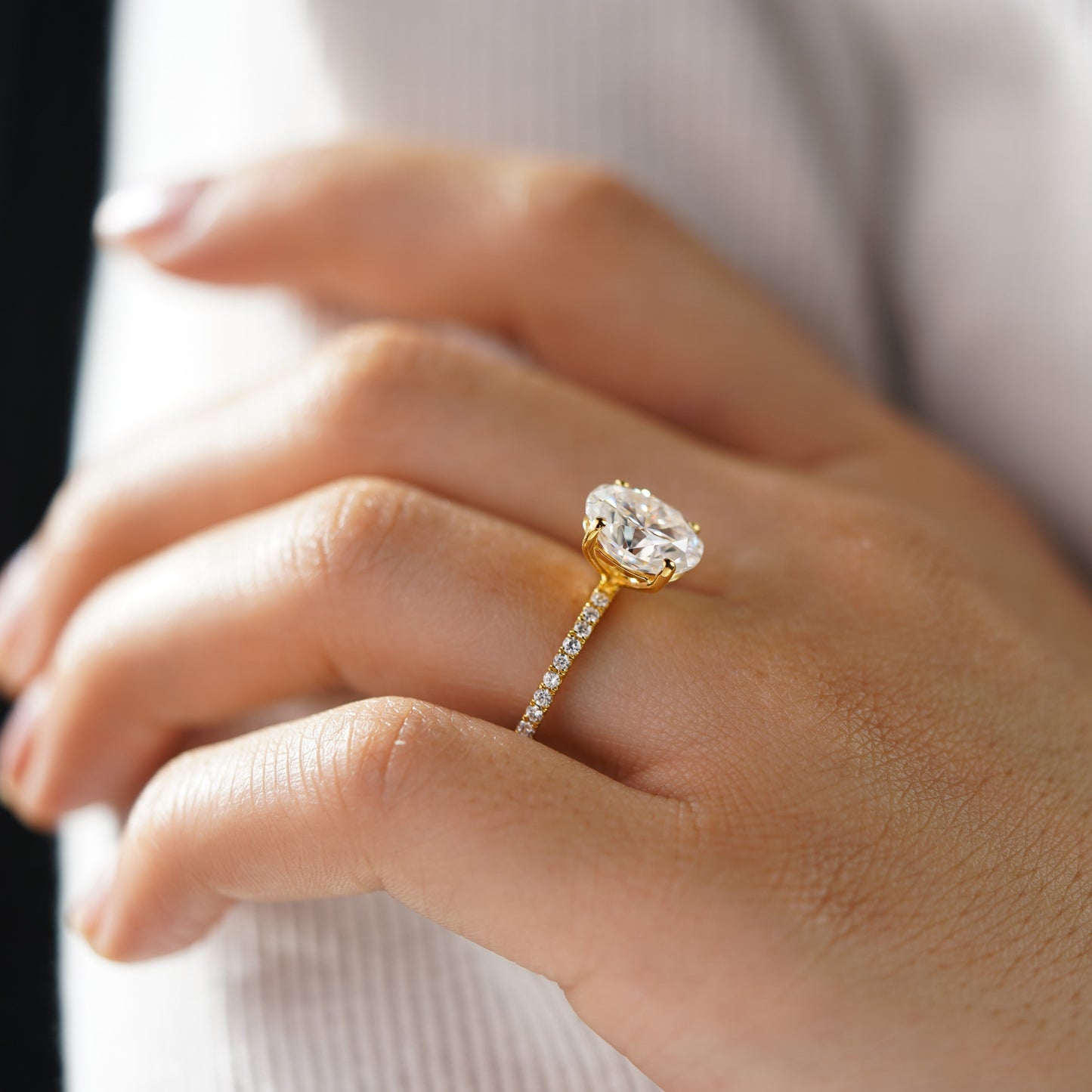 Oval Solitaire Engagement Ring – 2 CT Lab Grown Diamond