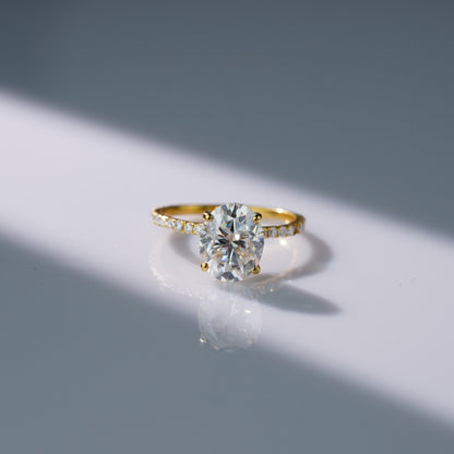 Oval Solitaire Engagement Ring – 2 CT Lab Grown Diamond