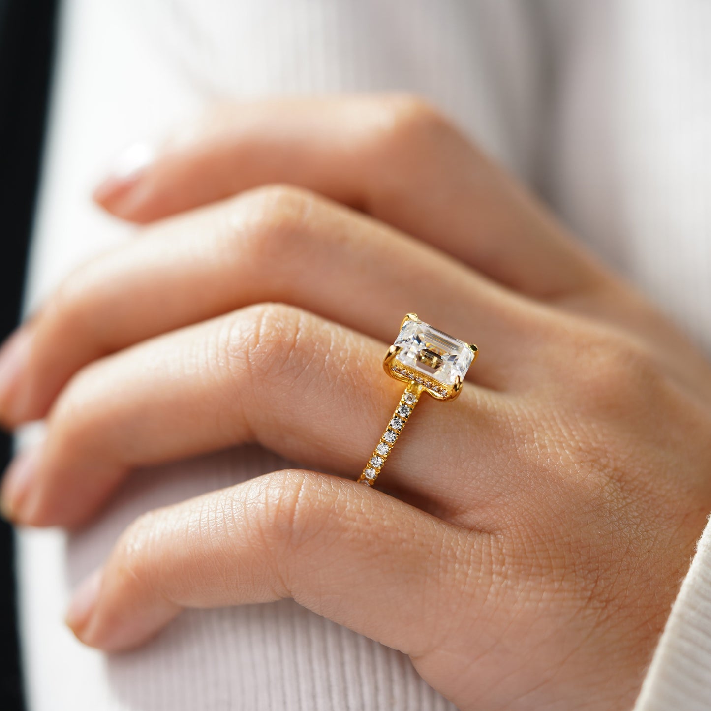 Oval Solitaire Engagement Ring – 2 CT Lab Grown Diamond