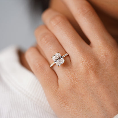 Oval Solitaire Engagement Ring – 2 CT Lab Grown Diamond