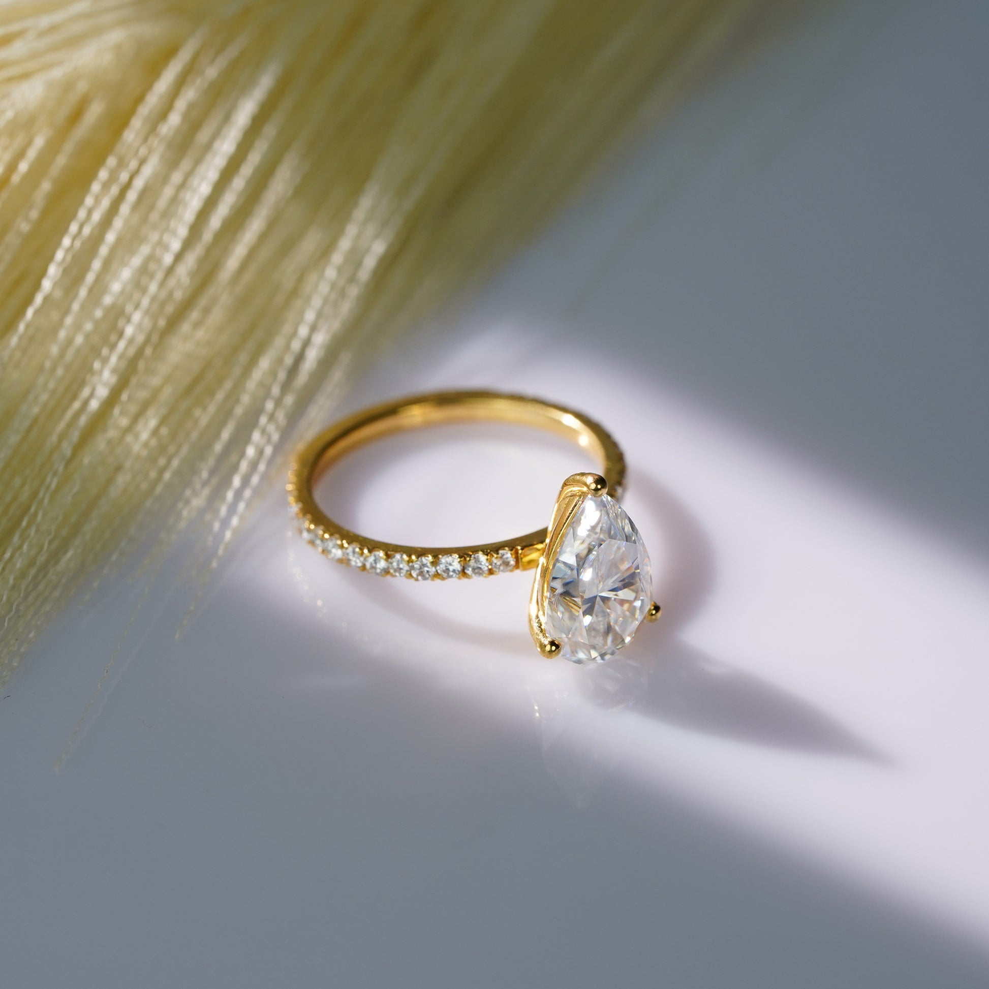 Oval Solitaire Engagement Ring – 2 CT Lab Grown Diamond