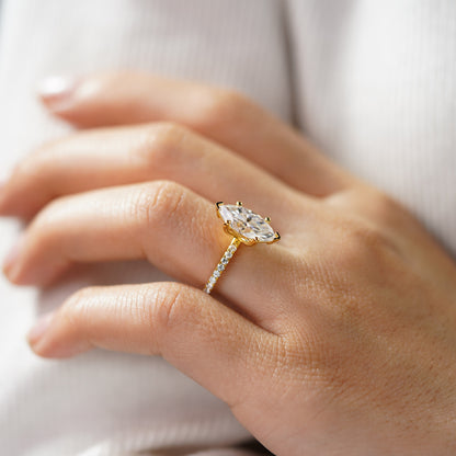 Oval Solitaire Engagement Ring – 2 CT Lab Grown Diamond
