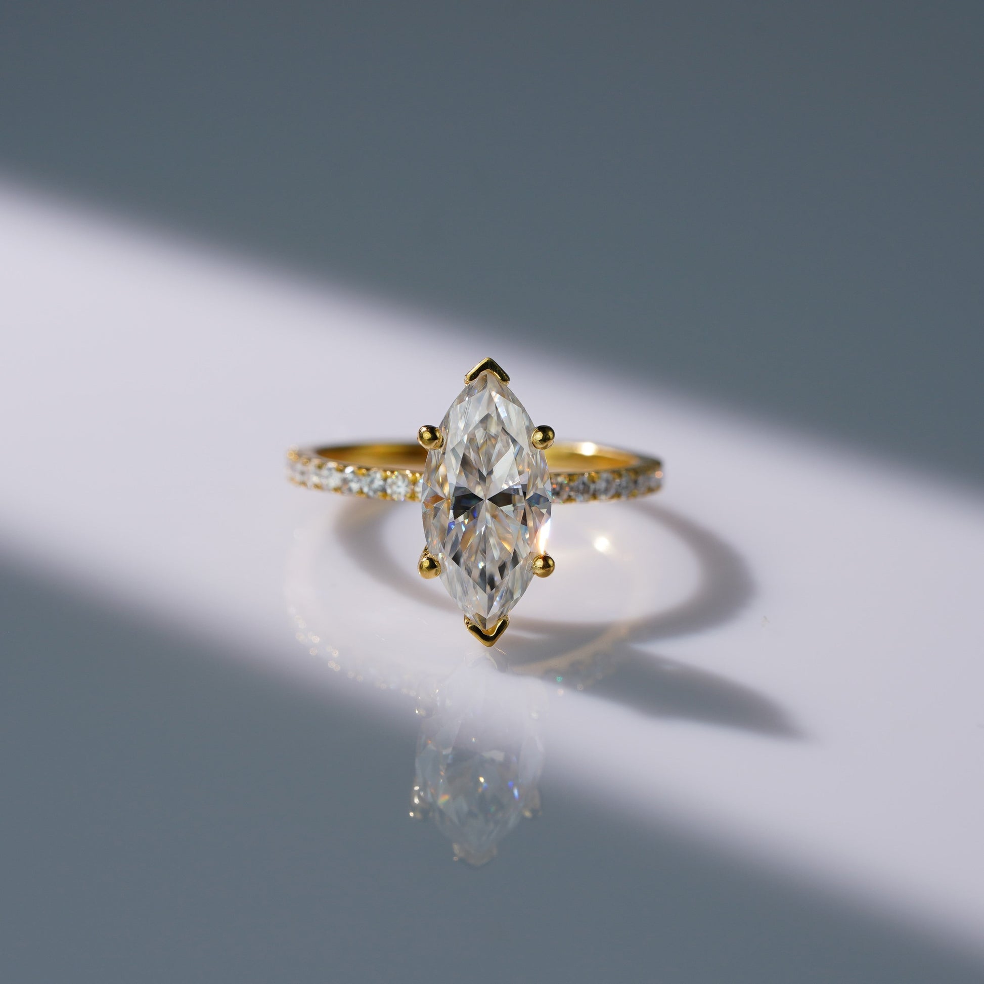 Oval Solitaire Engagement Ring – 2 CT Lab Grown Diamond
