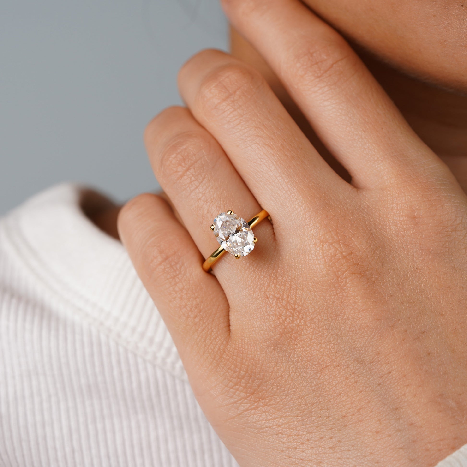 Oval Solitaire Engagement Ring – 2 CT Lab Grown Diamond