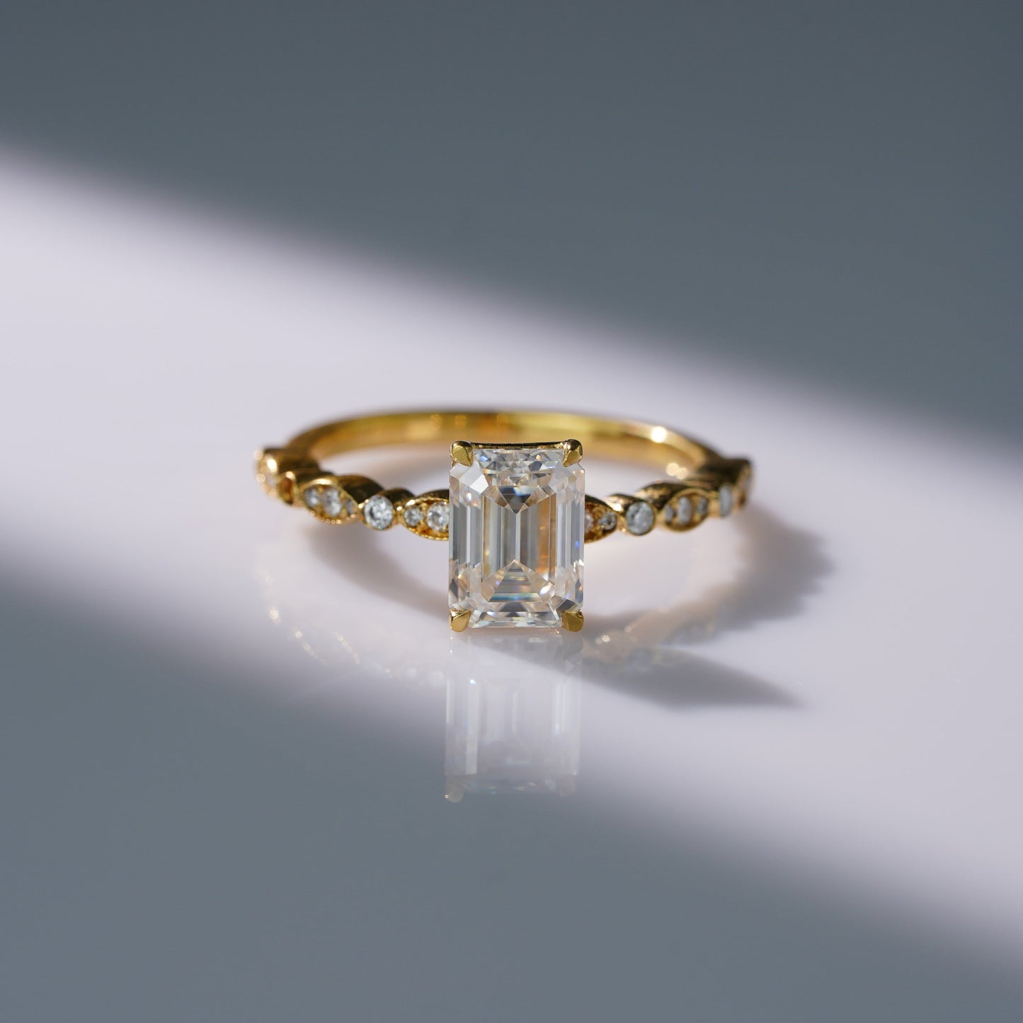Oval Solitaire Engagement Ring – 2 CT Lab Grown Diamond